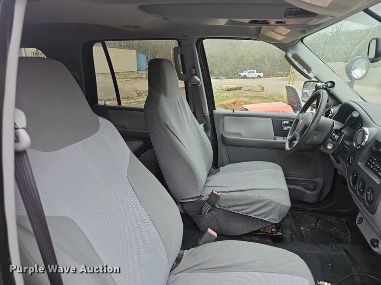 image for item EJ6231 2005 Ford  Expedition XLT SUV