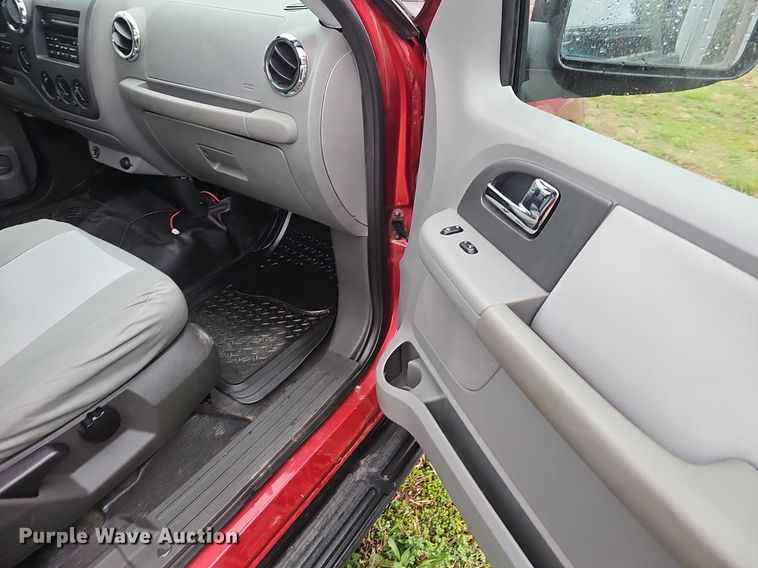 image for item EJ6231 2005 Ford  Expedition XLT SUV