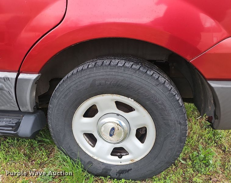 image for item EJ6231 2005 Ford  Expedition XLT SUV