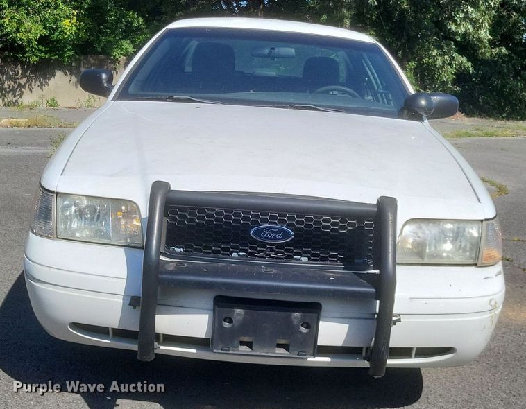 image for item EJ8013 2011 Ford  Crown Victoria Police Interceptor 