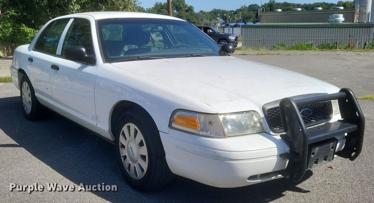 image for item EJ8013 2011 Ford  Crown Victoria Police Interceptor 