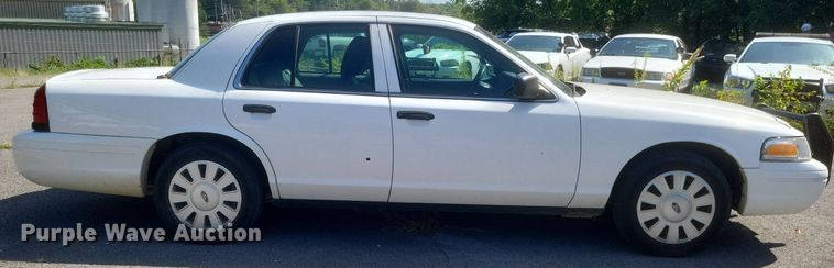 image for item EJ8013 2011 Ford  Crown Victoria Police Interceptor 