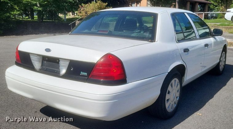image for item EJ8013 2011 Ford  Crown Victoria Police Interceptor 