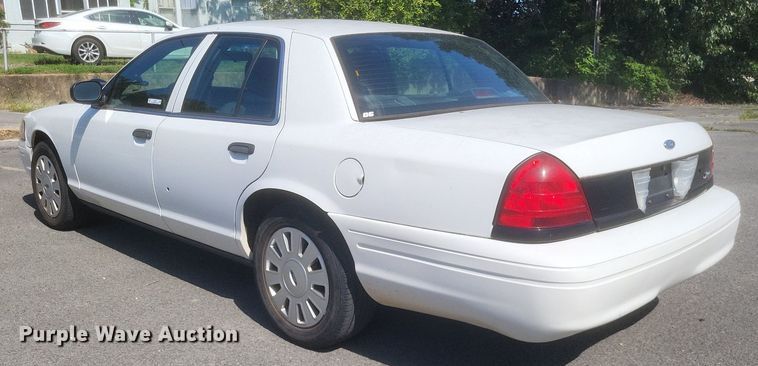 image for item EJ8013 2011 Ford  Crown Victoria Police Interceptor 