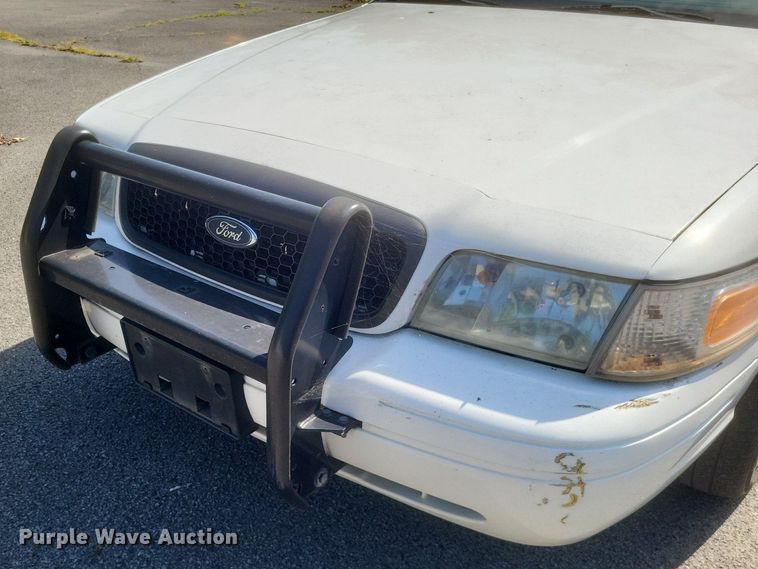 image for item EJ8013 2011 Ford  Crown Victoria Police Interceptor 