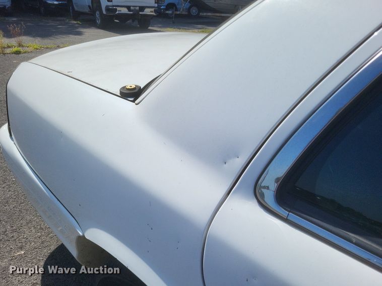 image for item EJ8013 2011 Ford  Crown Victoria Police Interceptor 