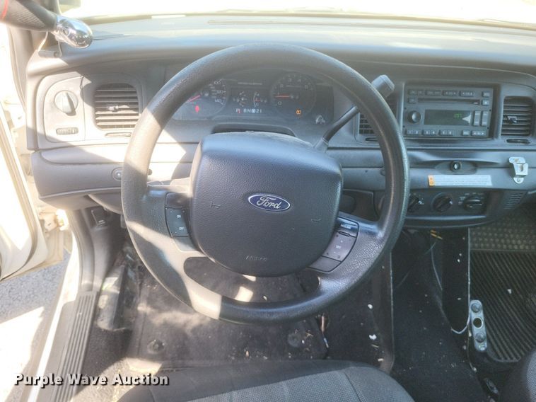 image for item EJ8013 2011 Ford  Crown Victoria Police Interceptor 