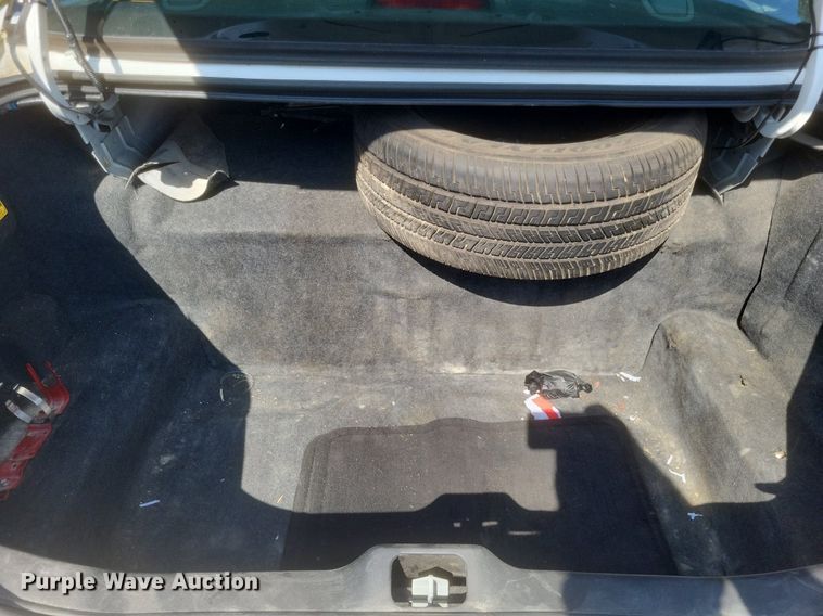 image for item EJ8013 2011 Ford  Crown Victoria Police Interceptor 