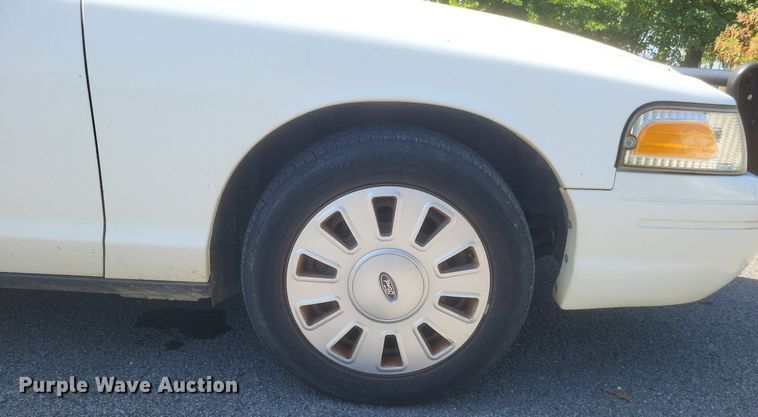 image for item EJ8013 2011 Ford  Crown Victoria Police Interceptor 