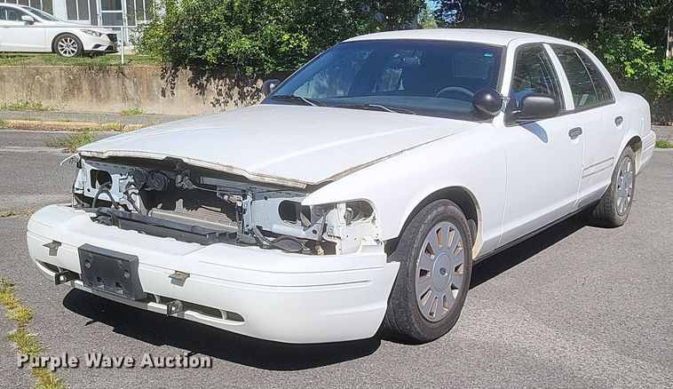 image for item EJ8014 2010 Ford Crown Victoria Police Interceptor 