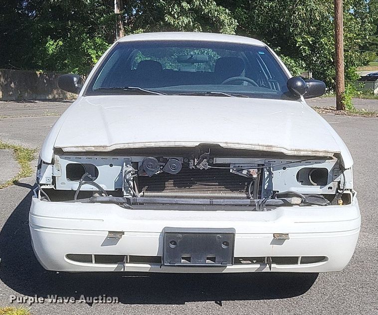 image for item EJ8014 2010 Ford Crown Victoria Police Interceptor 