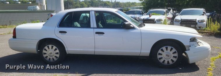 image for item EJ8014 2010 Ford Crown Victoria Police Interceptor 