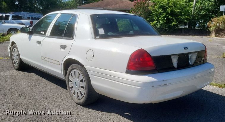 image for item EJ8014 2010 Ford Crown Victoria Police Interceptor 