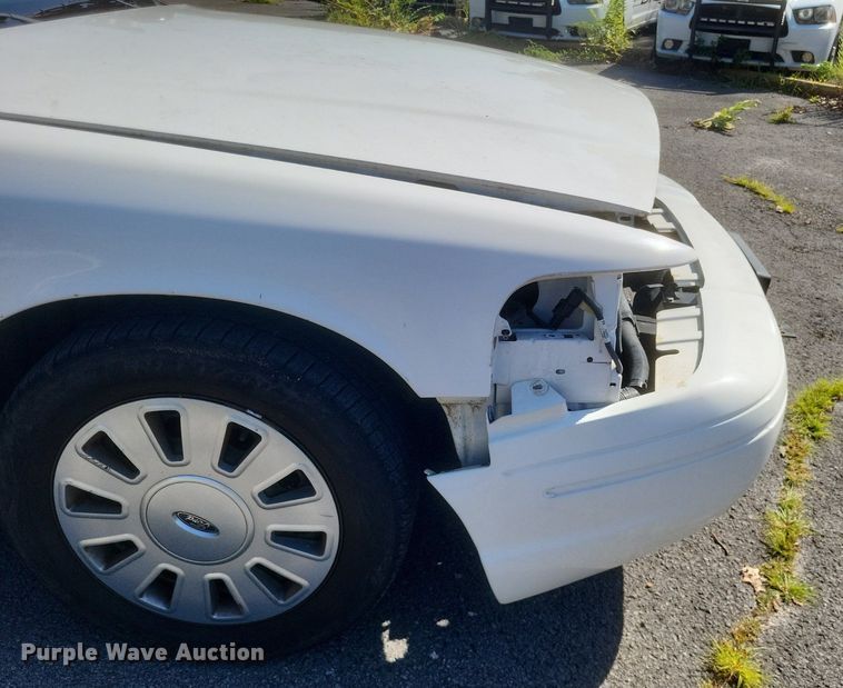 image for item EJ8014 2010 Ford Crown Victoria Police Interceptor 