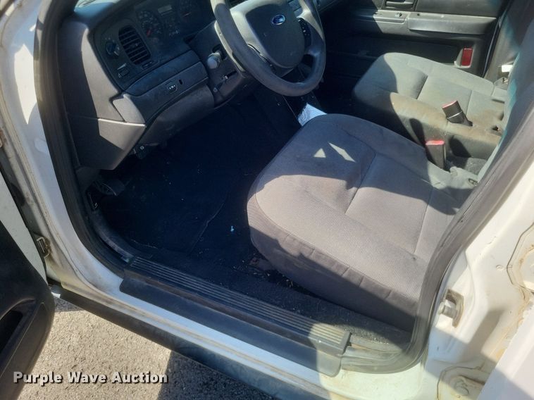 image for item EJ8014 2010 Ford Crown Victoria Police Interceptor 