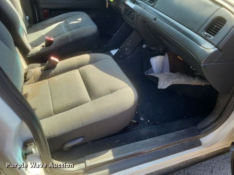 image for item EJ8014 2010 Ford Crown Victoria Police Interceptor 