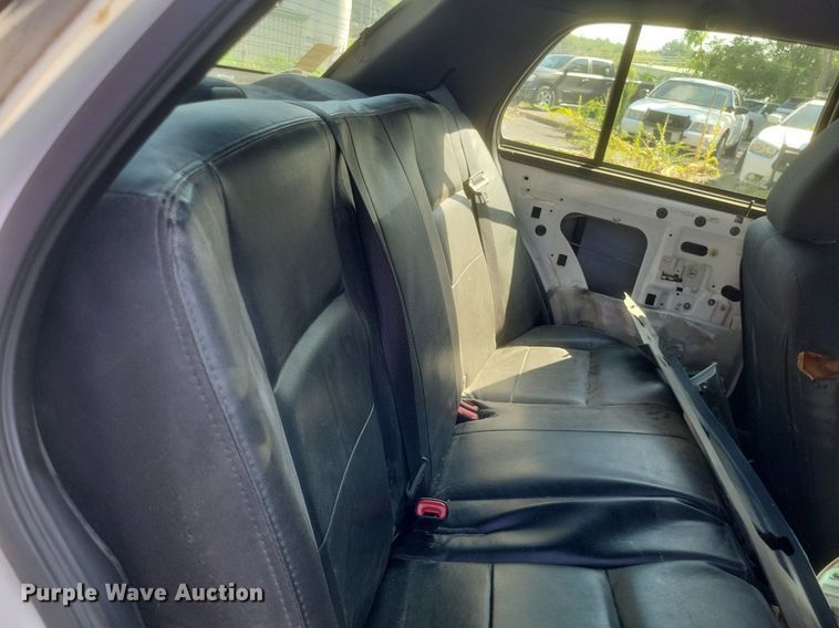 image for item EJ8014 2010 Ford Crown Victoria Police Interceptor 