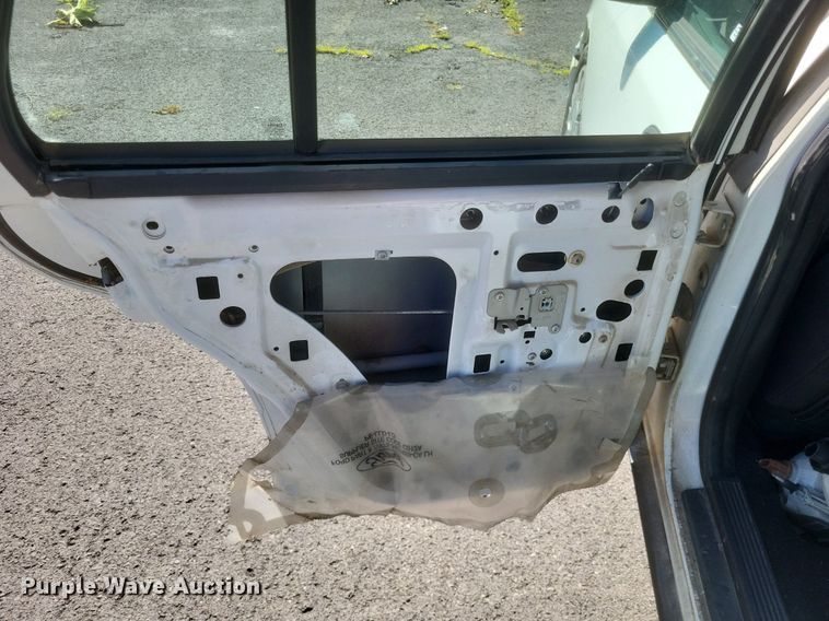 image for item EJ8014 2010 Ford Crown Victoria Police Interceptor 