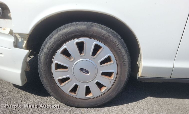 image for item EJ8014 2010 Ford Crown Victoria Police Interceptor 