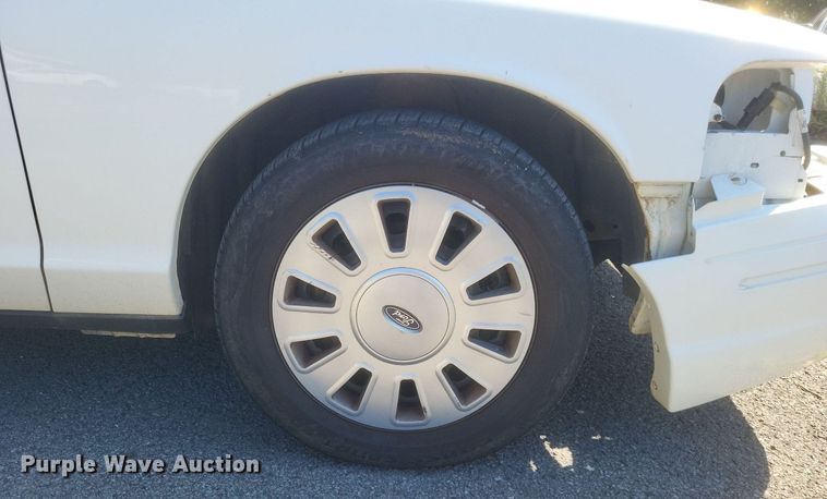 image for item EJ8014 2010 Ford Crown Victoria Police Interceptor 