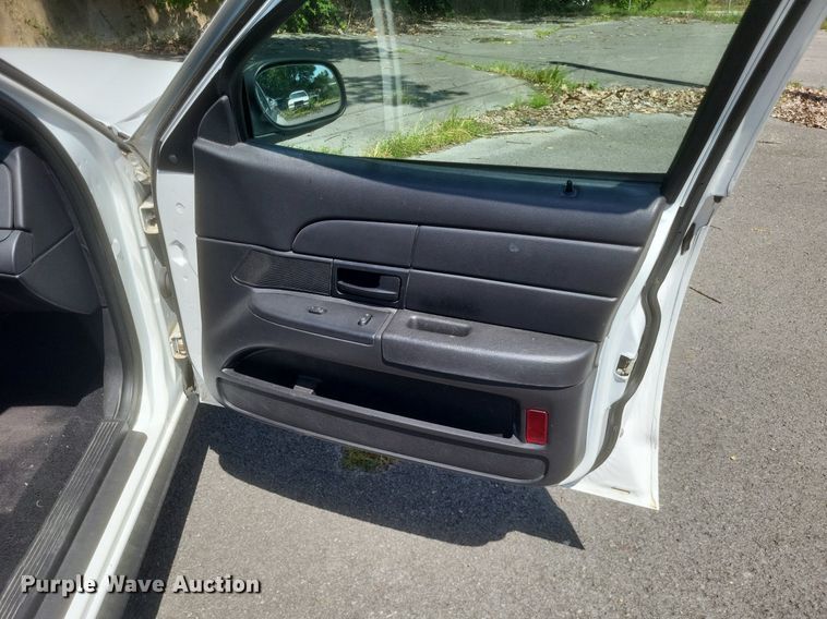 image for item EJ8015 2008 Ford  Crown Victoria Police Interceptor 