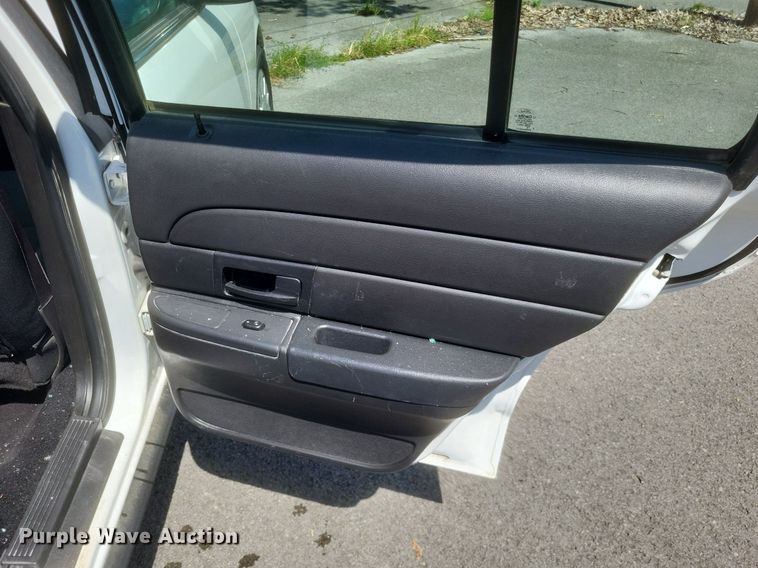 image for item EJ8015 2008 Ford  Crown Victoria Police Interceptor 