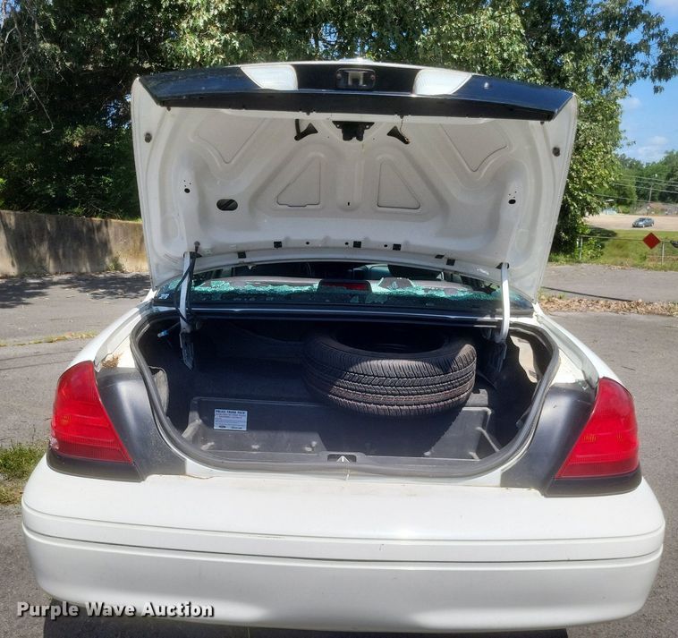 image for item EJ8015 2008 Ford  Crown Victoria Police Interceptor 