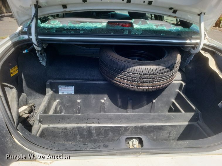 image for item EJ8015 2008 Ford  Crown Victoria Police Interceptor 