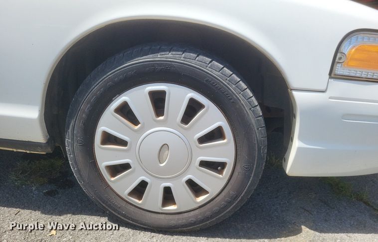 image for item EJ8015 2008 Ford  Crown Victoria Police Interceptor 