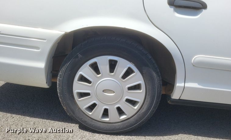 image for item EJ8015 2008 Ford  Crown Victoria Police Interceptor 