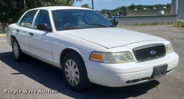 image for item EJ8016 2010 Ford Crown Victoria Police Interceptor 