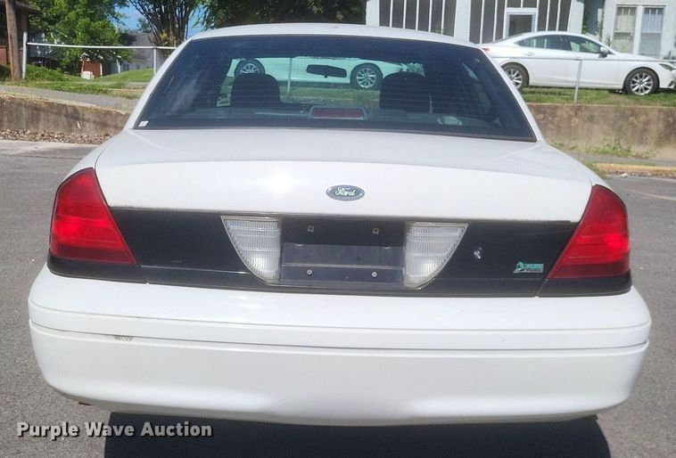 image for item EJ8016 2010 Ford Crown Victoria Police Interceptor 