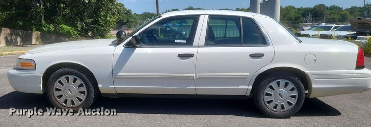 image for item EJ8016 2010 Ford Crown Victoria Police Interceptor 