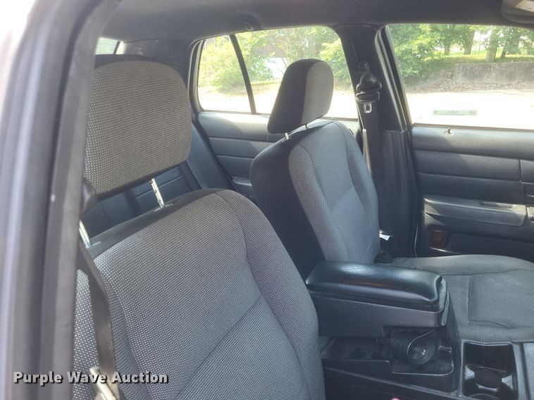 image for item EJ8016 2010 Ford Crown Victoria Police Interceptor 