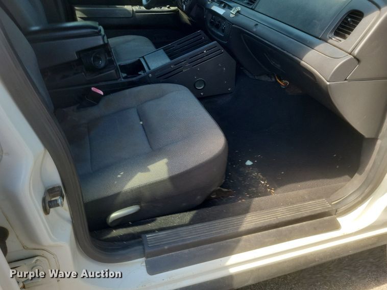 image for item EJ8016 2010 Ford Crown Victoria Police Interceptor 