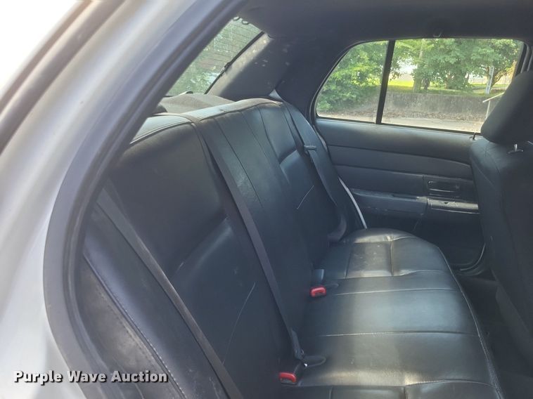 image for item EJ8016 2010 Ford Crown Victoria Police Interceptor 