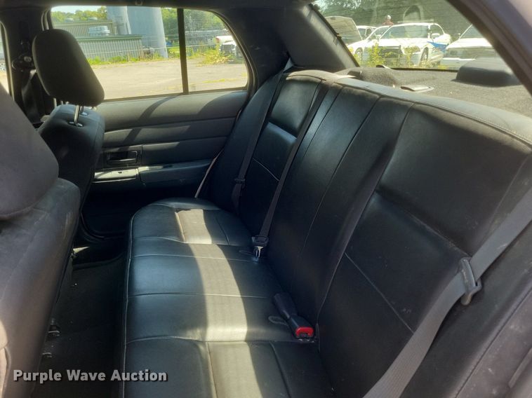 image for item EJ8016 2010 Ford Crown Victoria Police Interceptor 