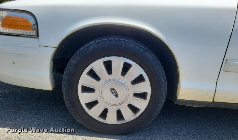 image for item EJ8016 2010 Ford Crown Victoria Police Interceptor 