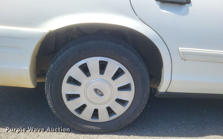 image for item EJ8016 2010 Ford Crown Victoria Police Interceptor 