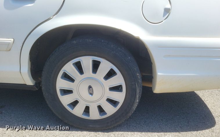 image for item EJ8016 2010 Ford Crown Victoria Police Interceptor 