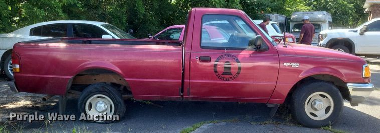image for item EJ8018 1996 Ford  Ranger XLT pickup truck