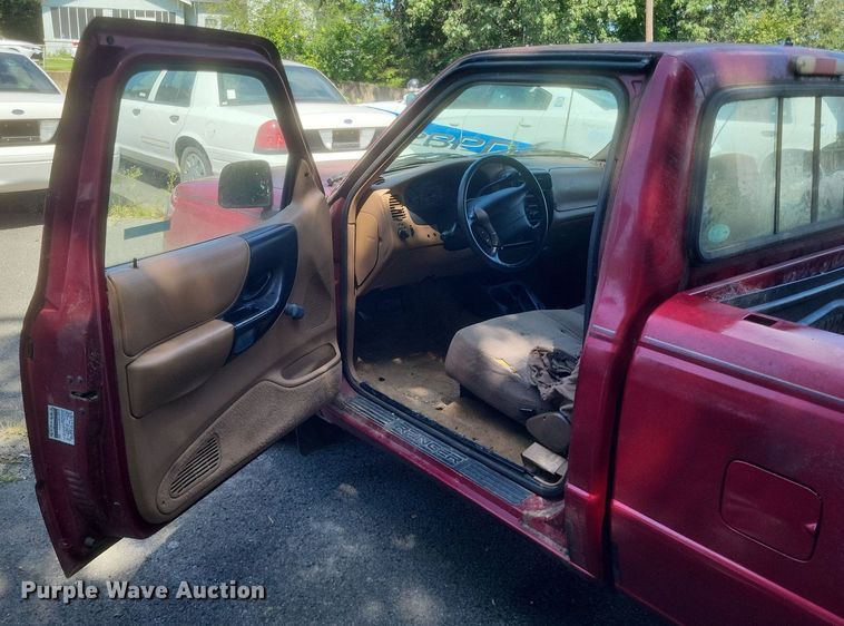 image for item EJ8018 1996 Ford  Ranger XLT pickup truck