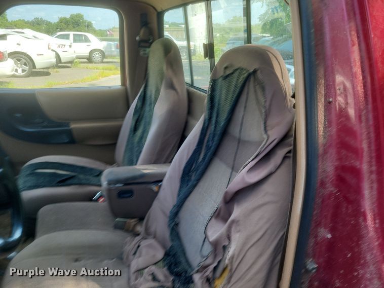 image for item EJ8018 1996 Ford  Ranger XLT pickup truck