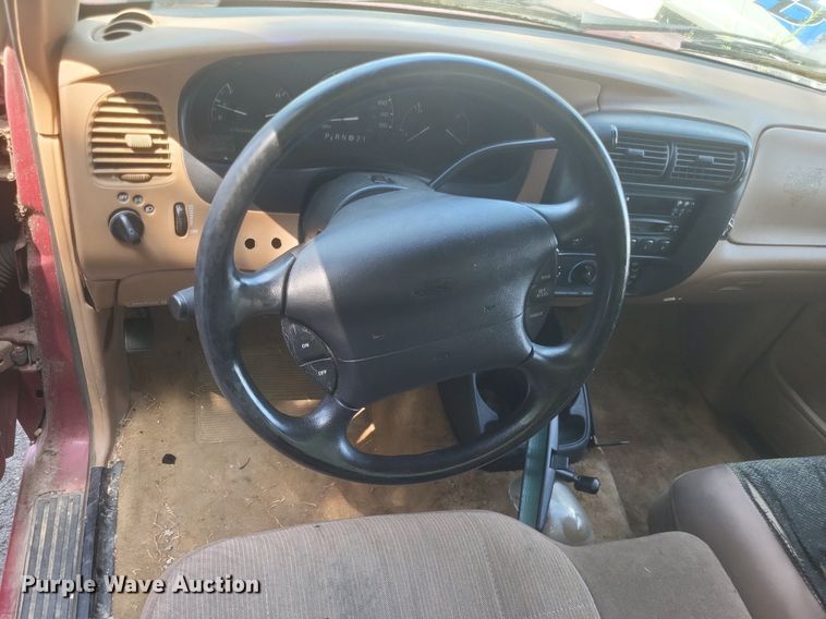 image for item EJ8018 1996 Ford  Ranger XLT pickup truck