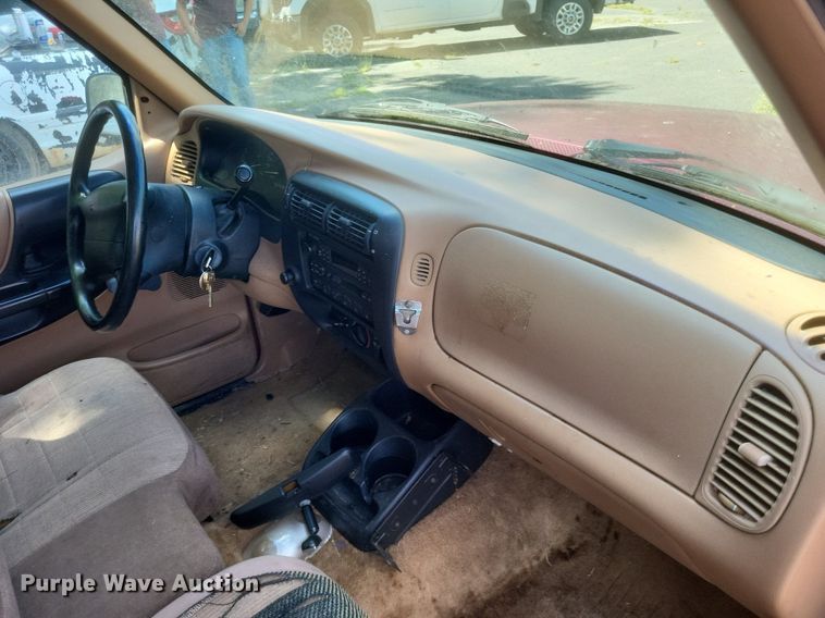 image for item EJ8018 1996 Ford  Ranger XLT pickup truck