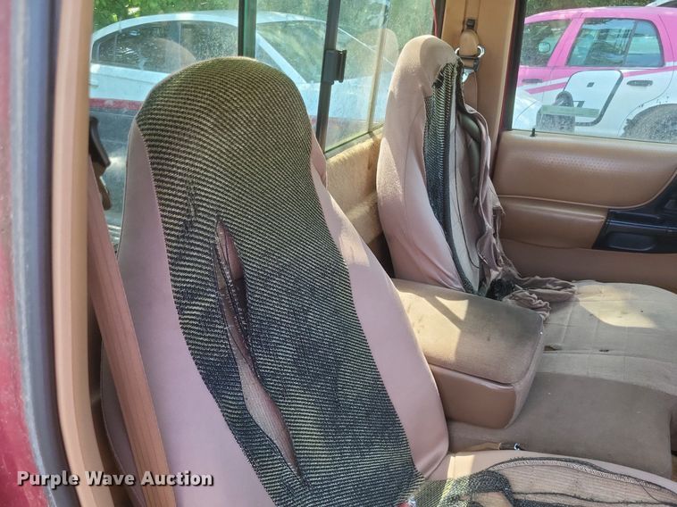 image for item EJ8018 1996 Ford  Ranger XLT pickup truck