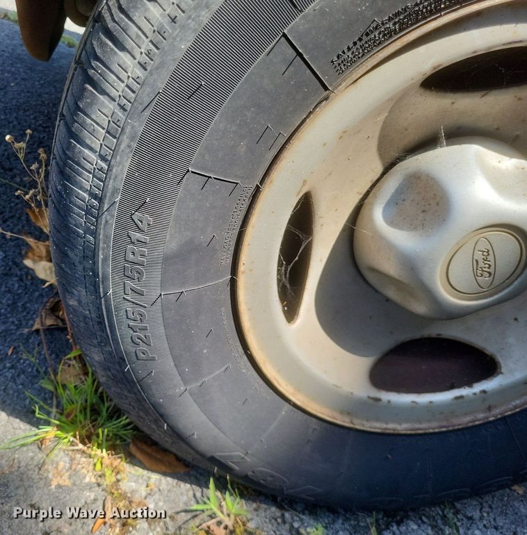 image for item EJ8018 1996 Ford  Ranger XLT pickup truck