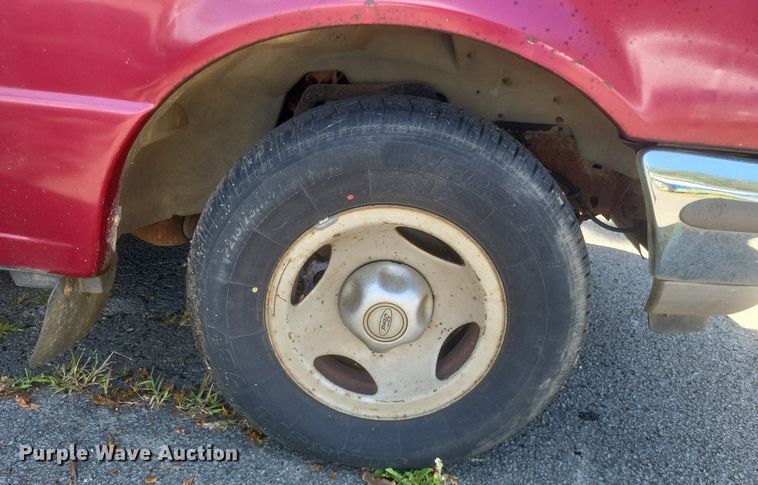 image for item EJ8018 1996 Ford  Ranger XLT pickup truck