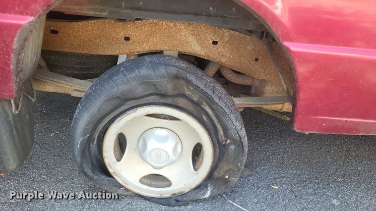 image for item EJ8018 1996 Ford  Ranger XLT pickup truck