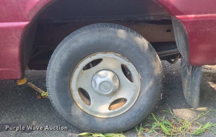 image for item EJ8018 1996 Ford  Ranger XLT pickup truck